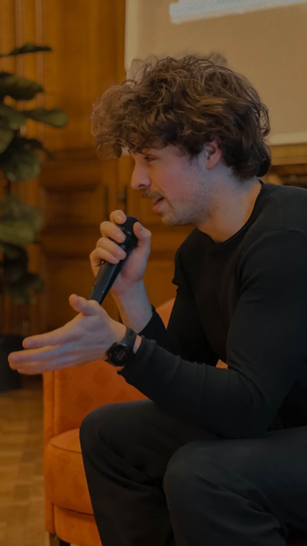Arno Zaman beantwoordt vragen na een sessie